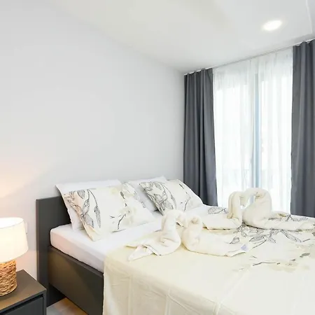 Sunny Day Luxury شقة *