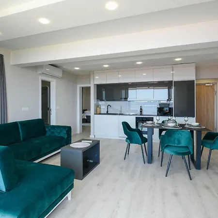 Apartment Sunny Day Luxury