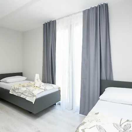 Sunny Day Apartments Orebic 게스트하우스 4*