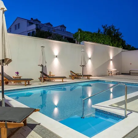 Sunny Day Apartments Orebic 게스트하우스 4*
